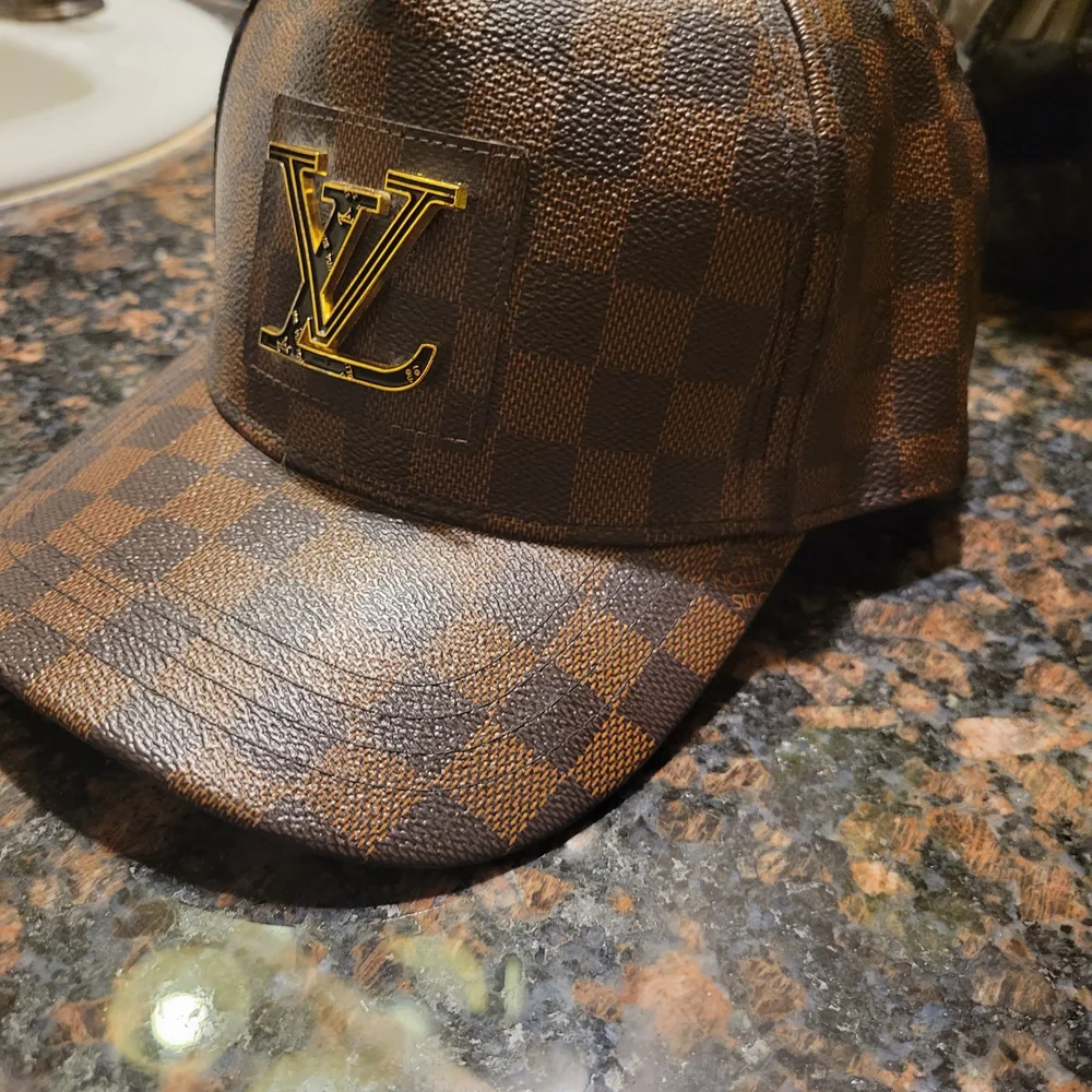 Louis Vuitton Brown Checkered Cap - Picture 3 of 12